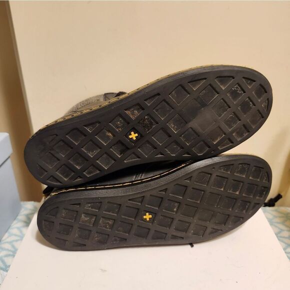 Dr. "Doc" Martens "Maelly" Black Leather Padded Collar Boots Sz. 7/38 Ret $135 - Picture 9 of 9